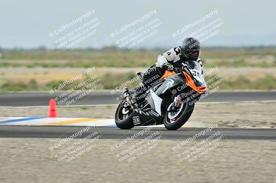 media/Apr-18-2025-TrackDaz (Fri) [[45f5874c44]]/C Group/Session 1 (Turn 7)/